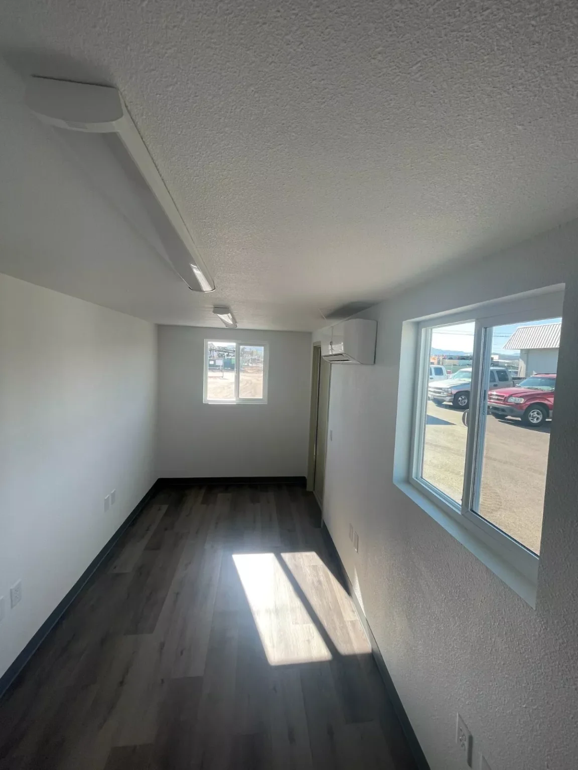 20ft office in refurbished shipping container - Image 9