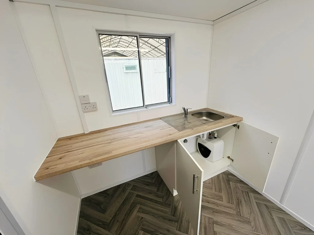 21ft x 8ft Office / Canteen Cabin – Refurbished Anti-Vandal Portable Building - Image 7