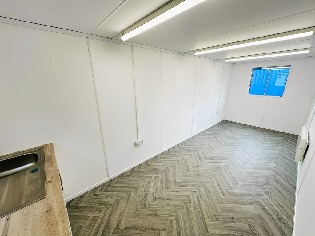 21ft x 8ft Office / Canteen Cabin – Refurbished Anti-Vandal Portable Building - Image 8