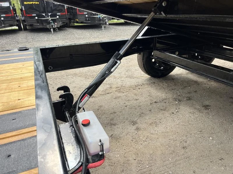 2024 Diamond C 7X24 20K Tilt Deck Equipment Trailer w/Spare Mount - Image 13